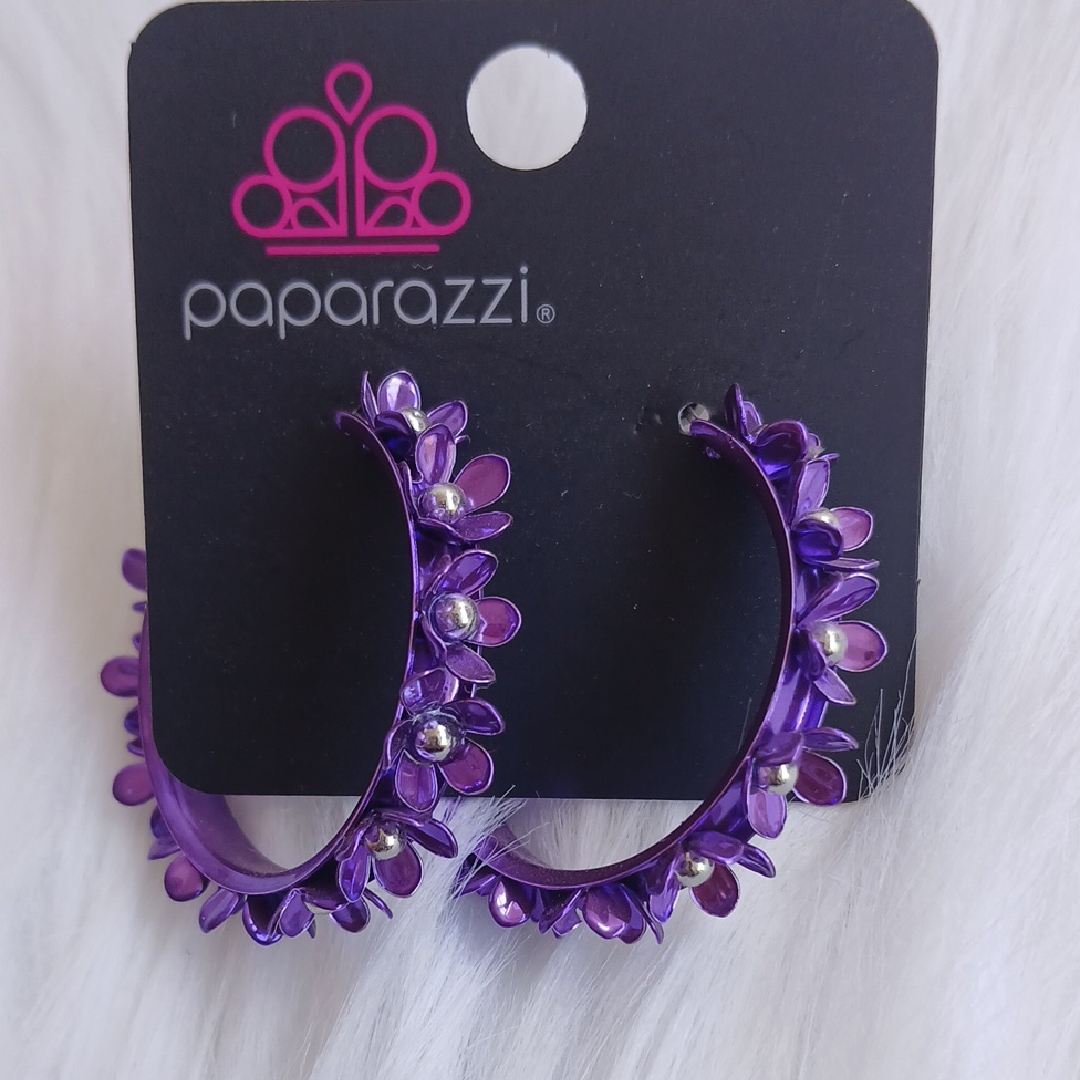 Paparazzi Purple Floral Hoop Earrings With Silver Details 10$
